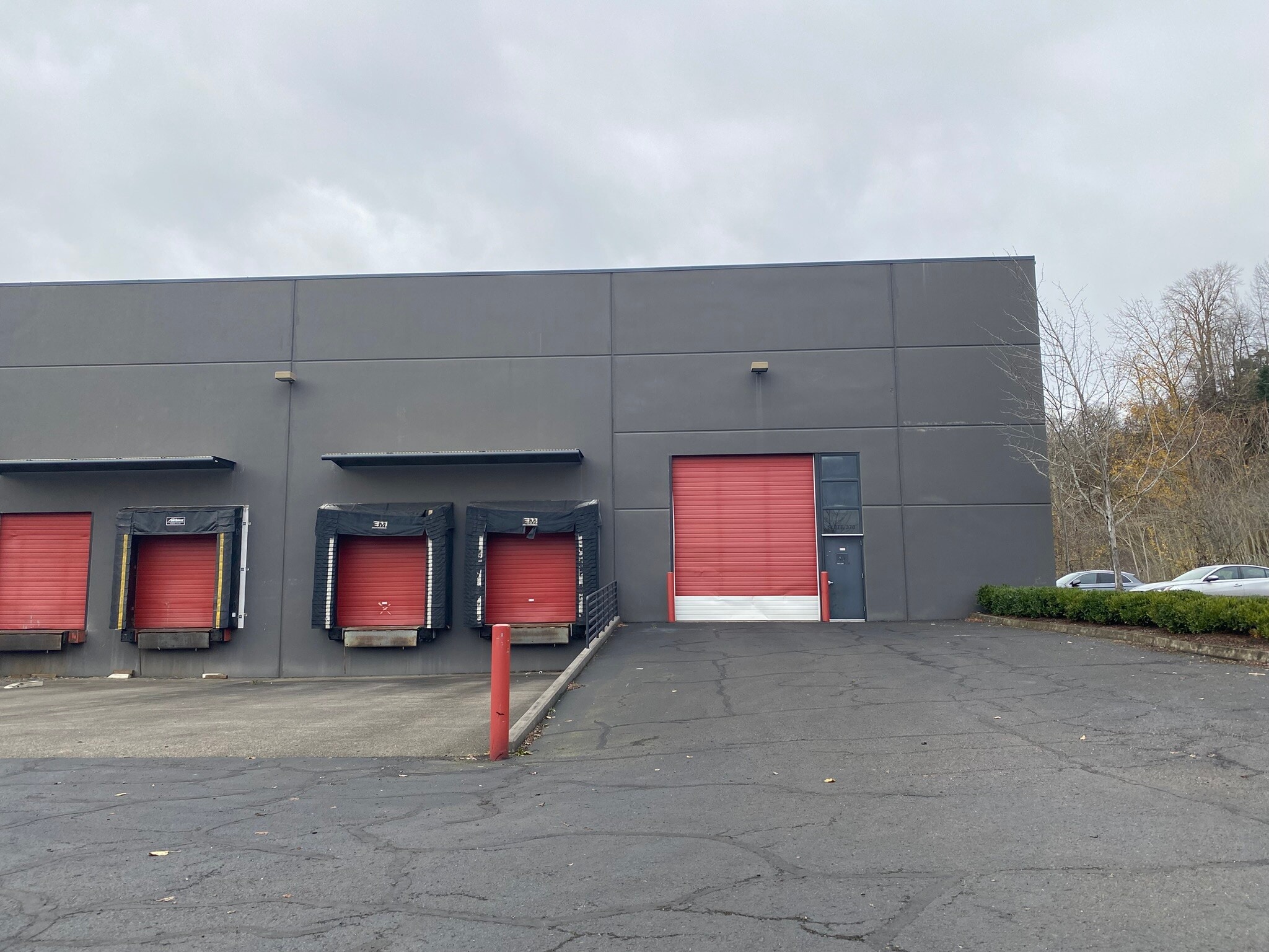 6036-6040 N Cutter Cir, Portland, OR à louer Photo du bâtiment- Image 1 de 4