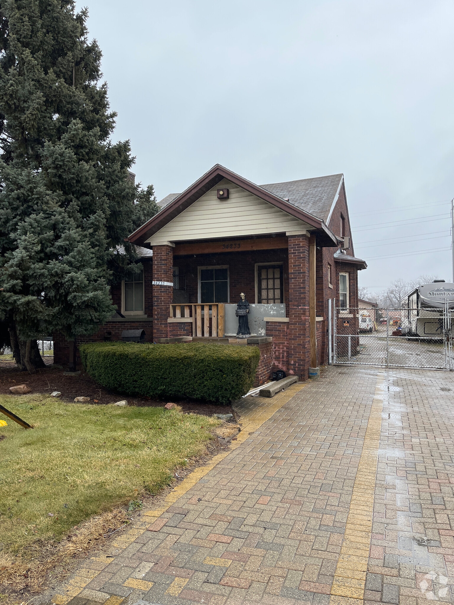 34233 Michigan Ave, Wayne, MI for sale Primary Photo- Image 1 of 2