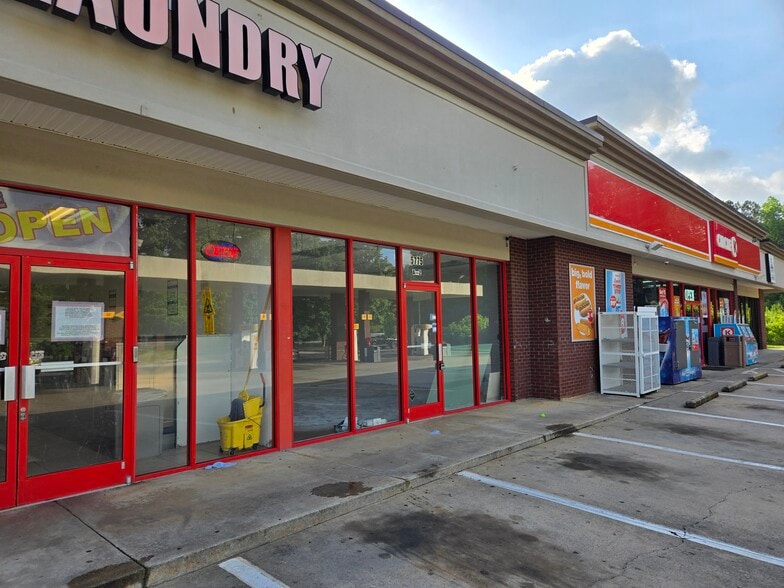 5775 Phil Niekro Blvd, Flowery Branch, GA for lease - Building Photo - Image 3 of 4