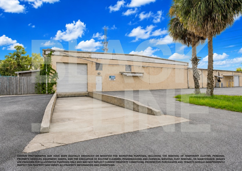 223 Hickman Dr, Sanford, FL à vendre - Photo du bâtiment - Image 3 de 5