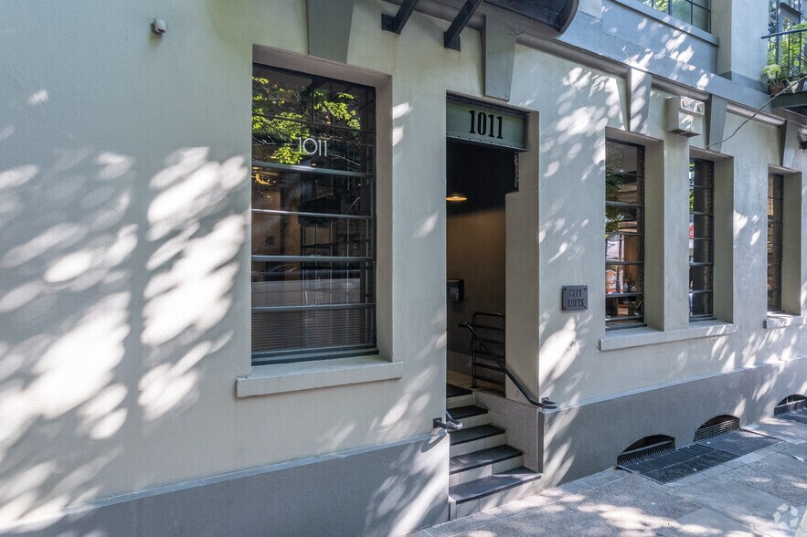 515 NW 10th Ave, Portland, OR à louer - Photo du bâtiment - Image 2 de 5