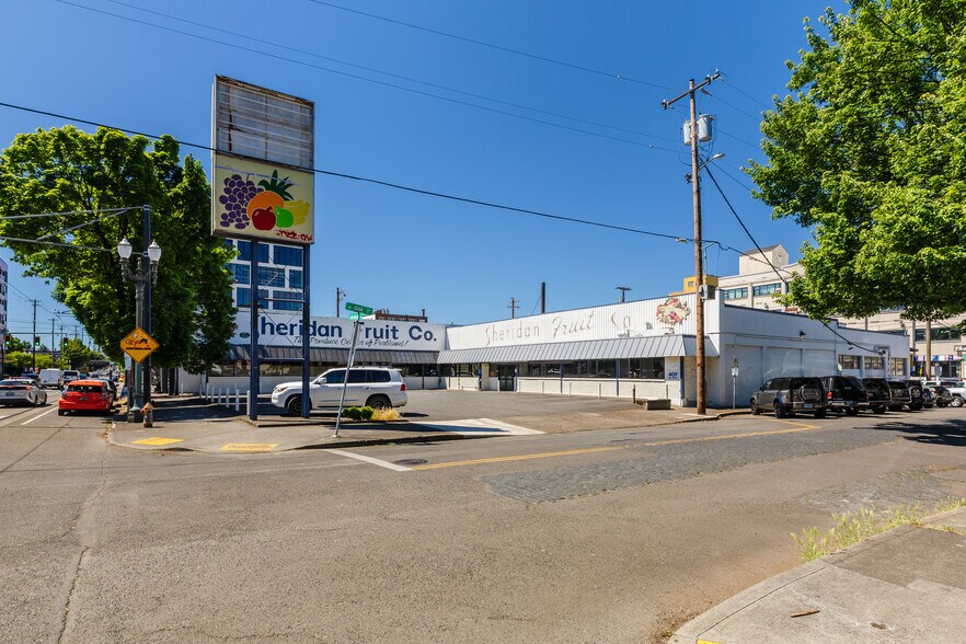 409 SE Martin Luther King Jr Blvd, Portland, OR à vendre - Photo du bâtiment - Image 2 de 9