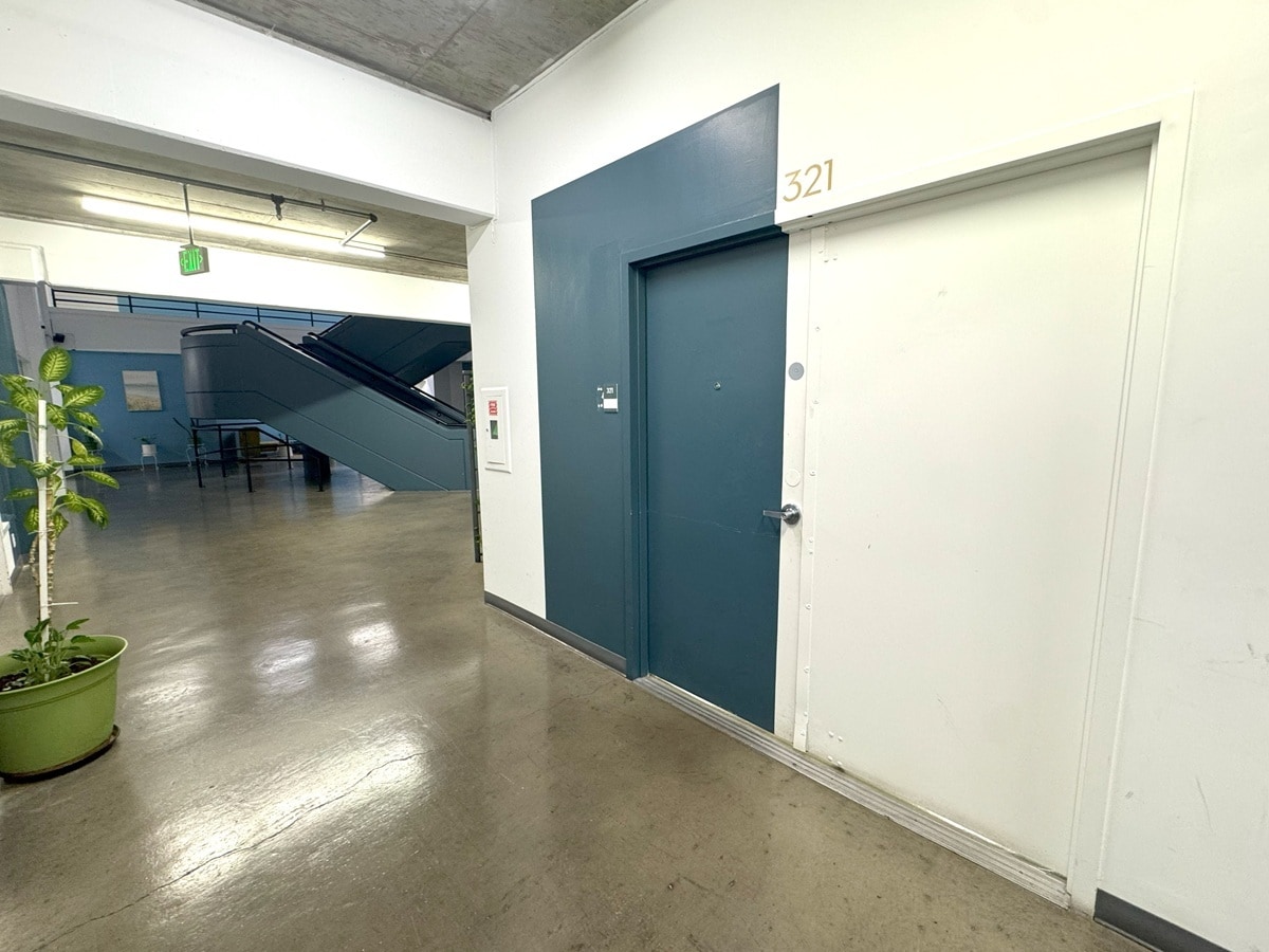 210 E Olympic Blvd, Los Angeles, CA for lease Interior Photo- Image 1 of 12
