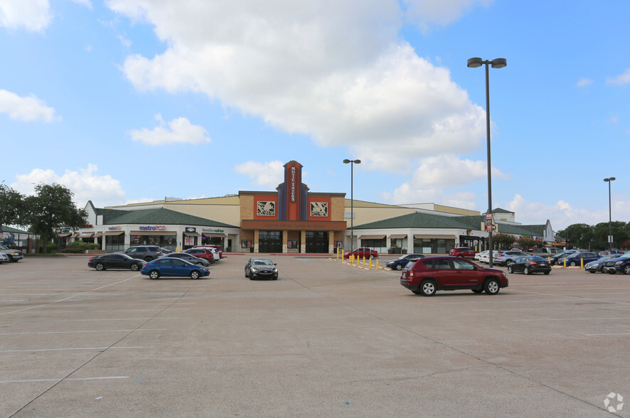 2200-2404 Airport Fwy, Bedford, TX for lease - Primary Photo - Image 1 of 3