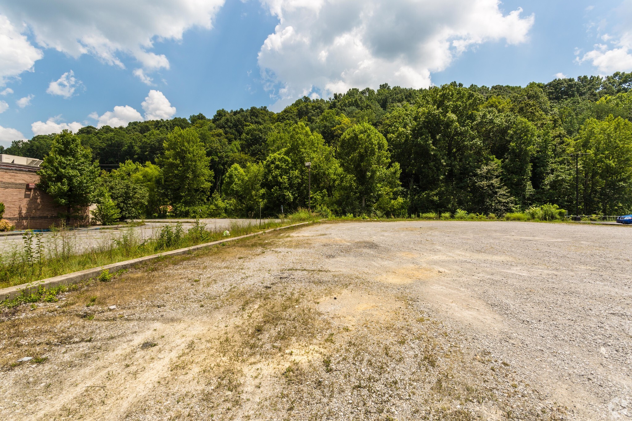 912 W Main St, Livingston, TN for sale Primary Photo- Image 1 of 1