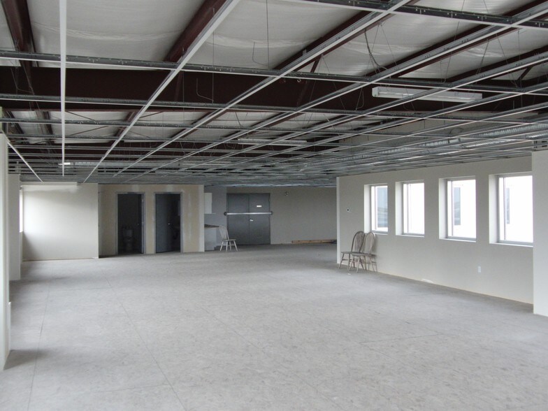 8063 22nd St NE, Calgary, AB for sale - Building Photo - Image 1 of 1