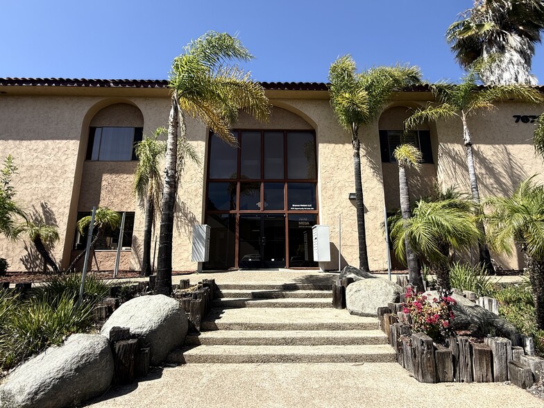 7670 Opportunity Rd, San Diego, CA à louer - Photo du bâtiment - Image 2 de 13