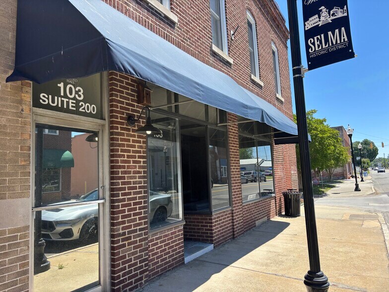 103 E Anderson St, Selma, NC à louer - Photo du bâtiment - Image 1 de 6