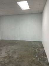 300 Jonestown Rd, Winston-Salem, NC for lease Interior Photo- Image 2 of 4