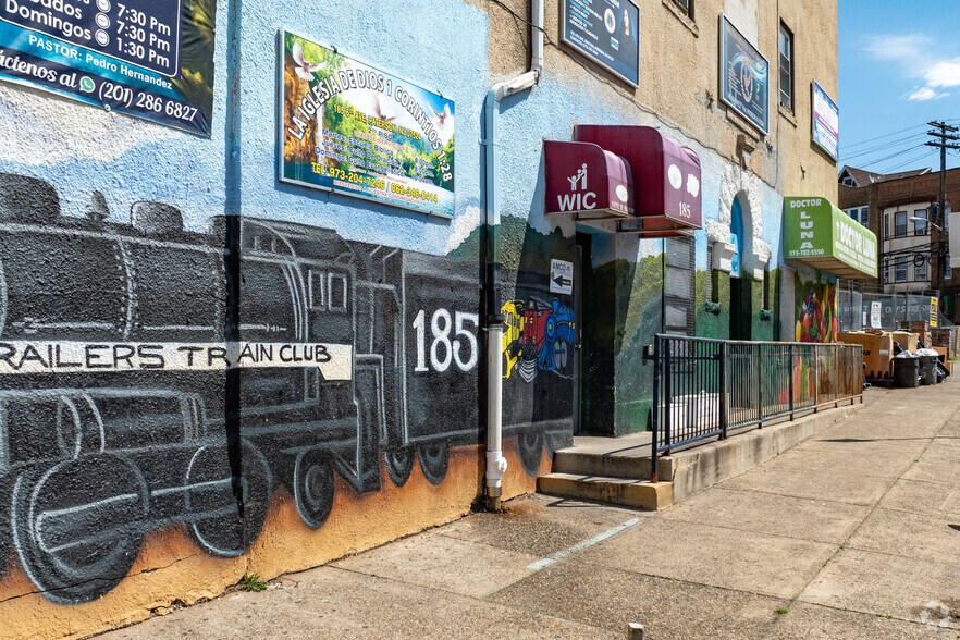 185 6th Ave, Paterson, NJ à louer - Photo du bâtiment - Image 2 de 7