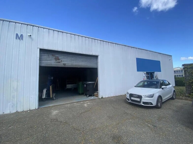 Flex dans Gradignan à louer - Photo du bâtiment - Image 2 de 9