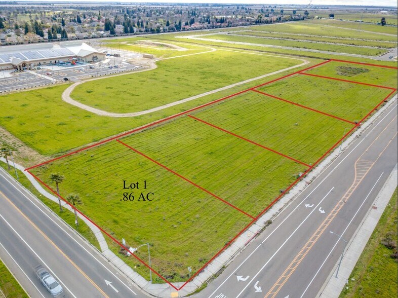 Genoa Lake Way, Chowchilla, CA à vendre - Photo du bâtiment - Image 3 de 7