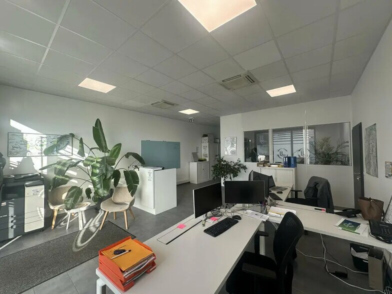 Office in Strasbourg for lease - Interior Photo - Image 3 of 7