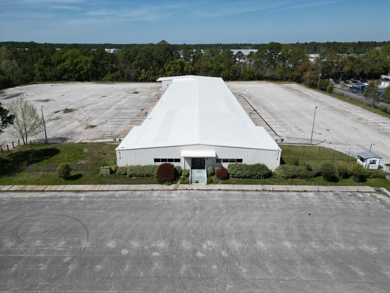 2600 Lloyd Rd, Jacksonville, FL à louer - Photo du bâtiment - Image 3 de 6