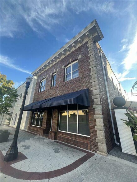 110 S Kentucky Ave, Lakeland, FL à louer - Photo du bâtiment - Image 3 de 34