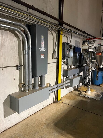 7 Industrial Pky, Brunswick, ME à vendre - Photo du bâtiment - Image 2 de 5