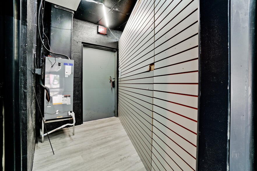 6132 15th St E, Bradenton, FL for lease - Building Photo - Image 3 of 12