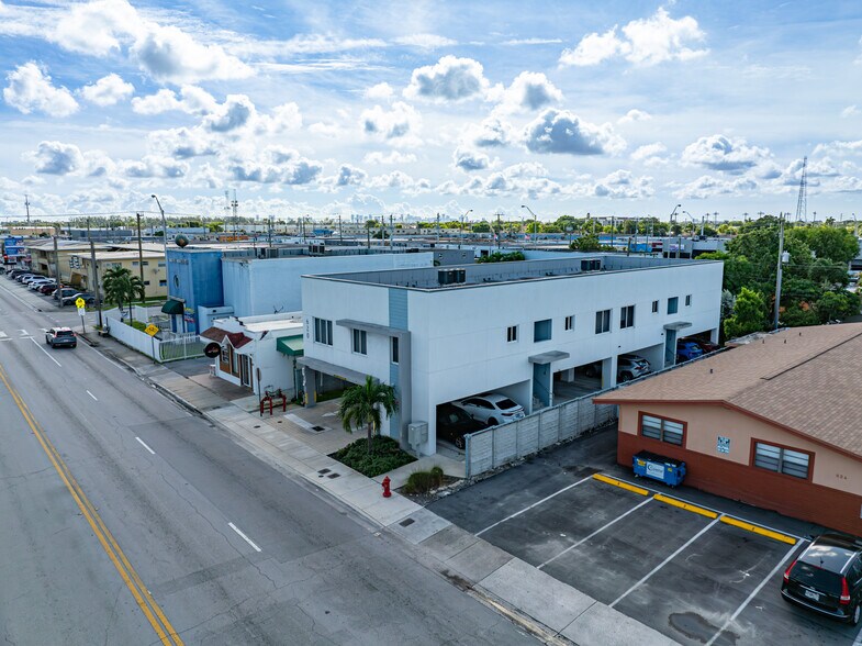 620 W 29th St, Hialeah, FL à vendre - Photo du bâtiment - Image 2 de 23