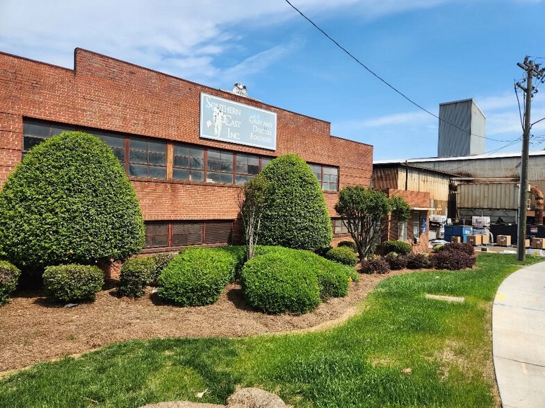 901 N Church St portefeuille de 3 propriétés à vendre sur LoopNet.ca - Photo du bâtiment - Image 3 de 24