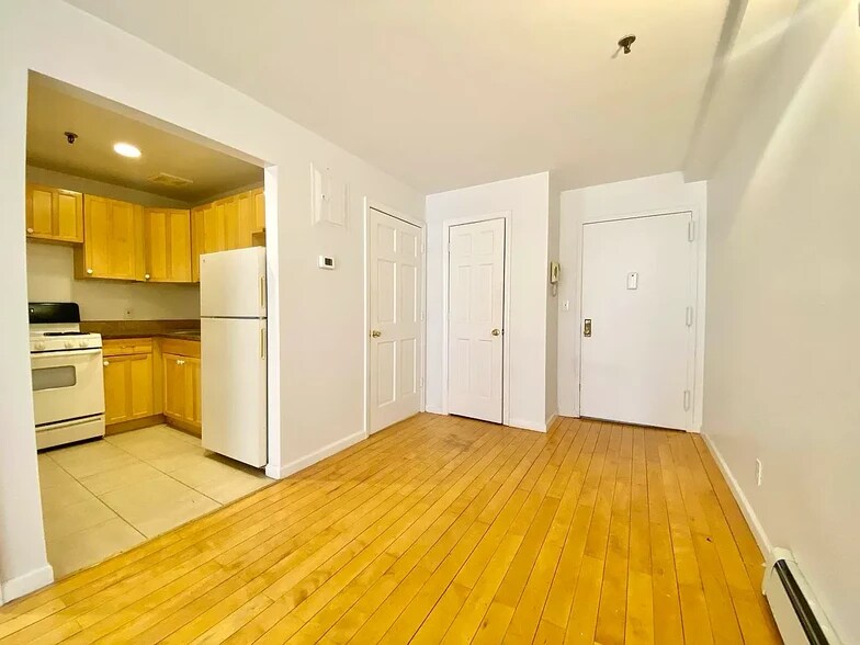 3074-3076 30th St, Astoria, NY à vendre - Photo intérieure - Image 3 de 5