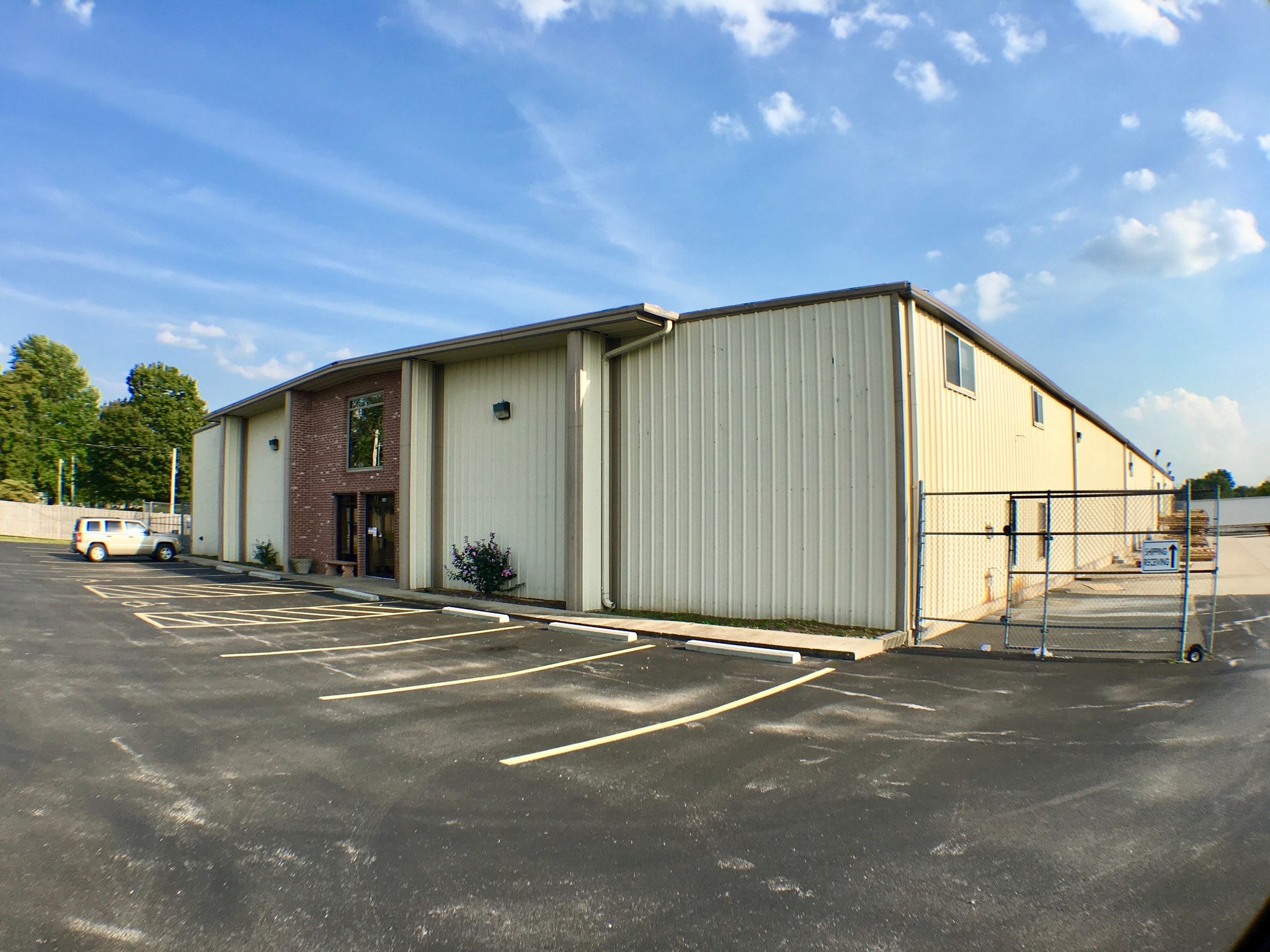 2146 E Pythian St, Springfield, MO for sale Primary Photo- Image 1 of 20