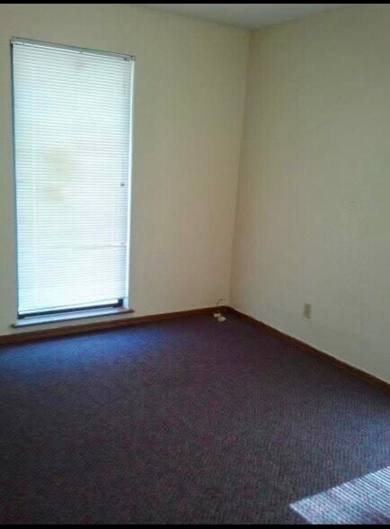 8801 S Olie Ave, Oklahoma City, OK for lease - Building Photo - Image 3 of 9