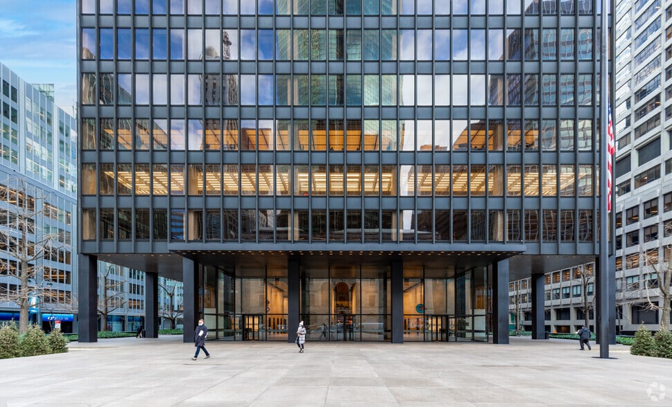 375 Park Ave, New York, NY for lease - Primary Photo - Image 1 of 2