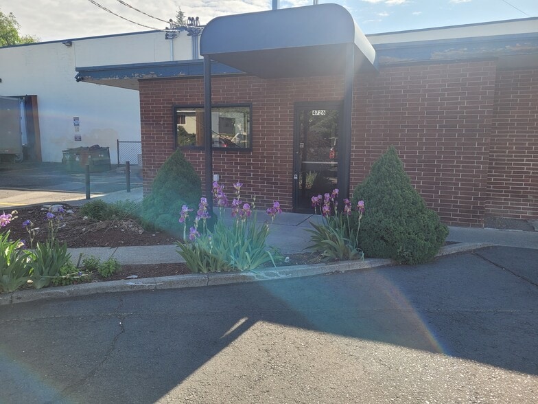 1704-1724 W Wellesley Ave, Spokane, WA for lease - Building Photo - Image 1 of 1