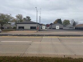 2123 8th South St, Wisconsin Rapids, WI for lease Building Photo- Image 1 of 13