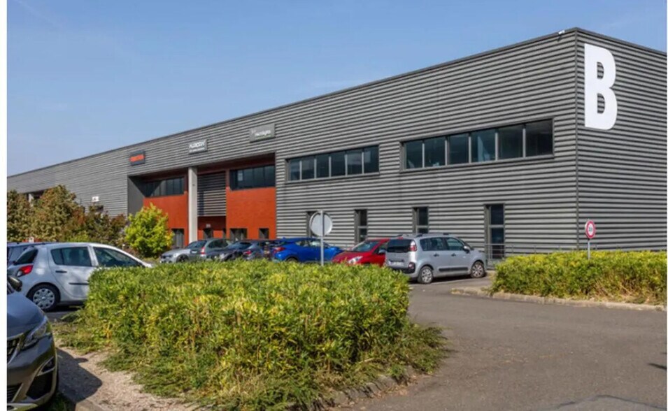 Bureau dans Gonesse à louer - Photo du bâtiment - Image 2 de 8