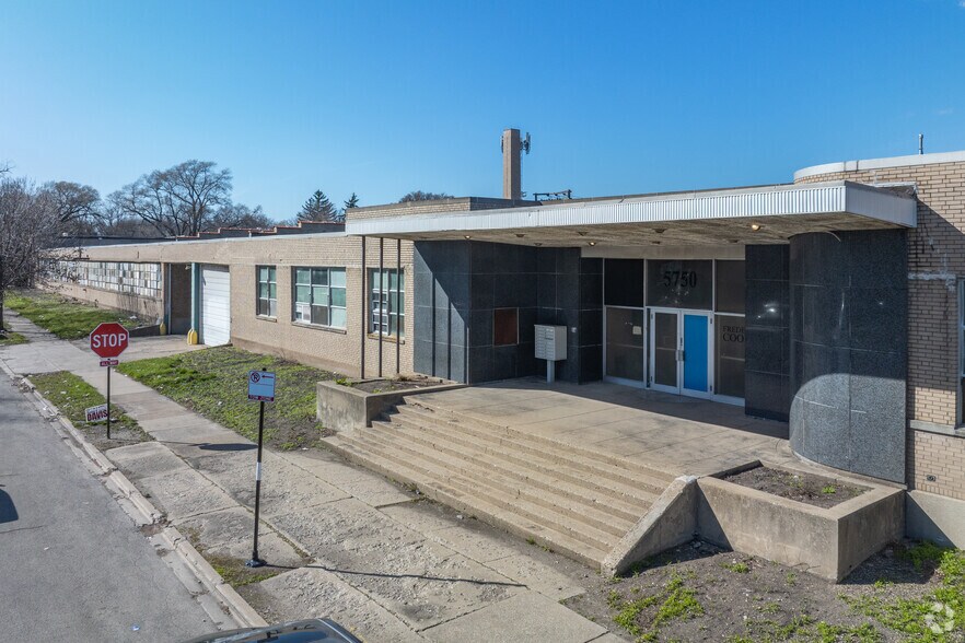 1801-1829 N Monitor Ave, Chicago, IL à louer - Photo du bâtiment - Image 3 de 7