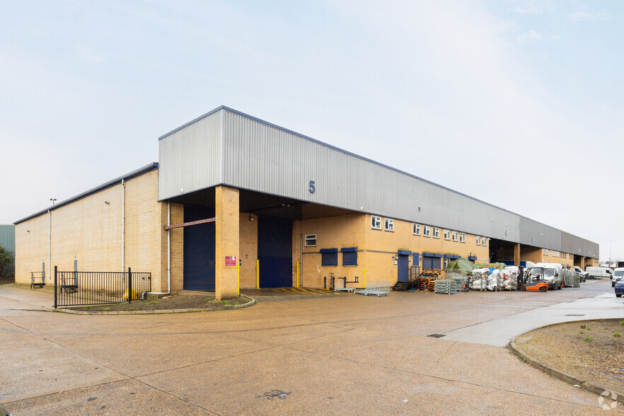 1 Ripple Rd, Barking for lease - Primary Photo - Image 1 of 2