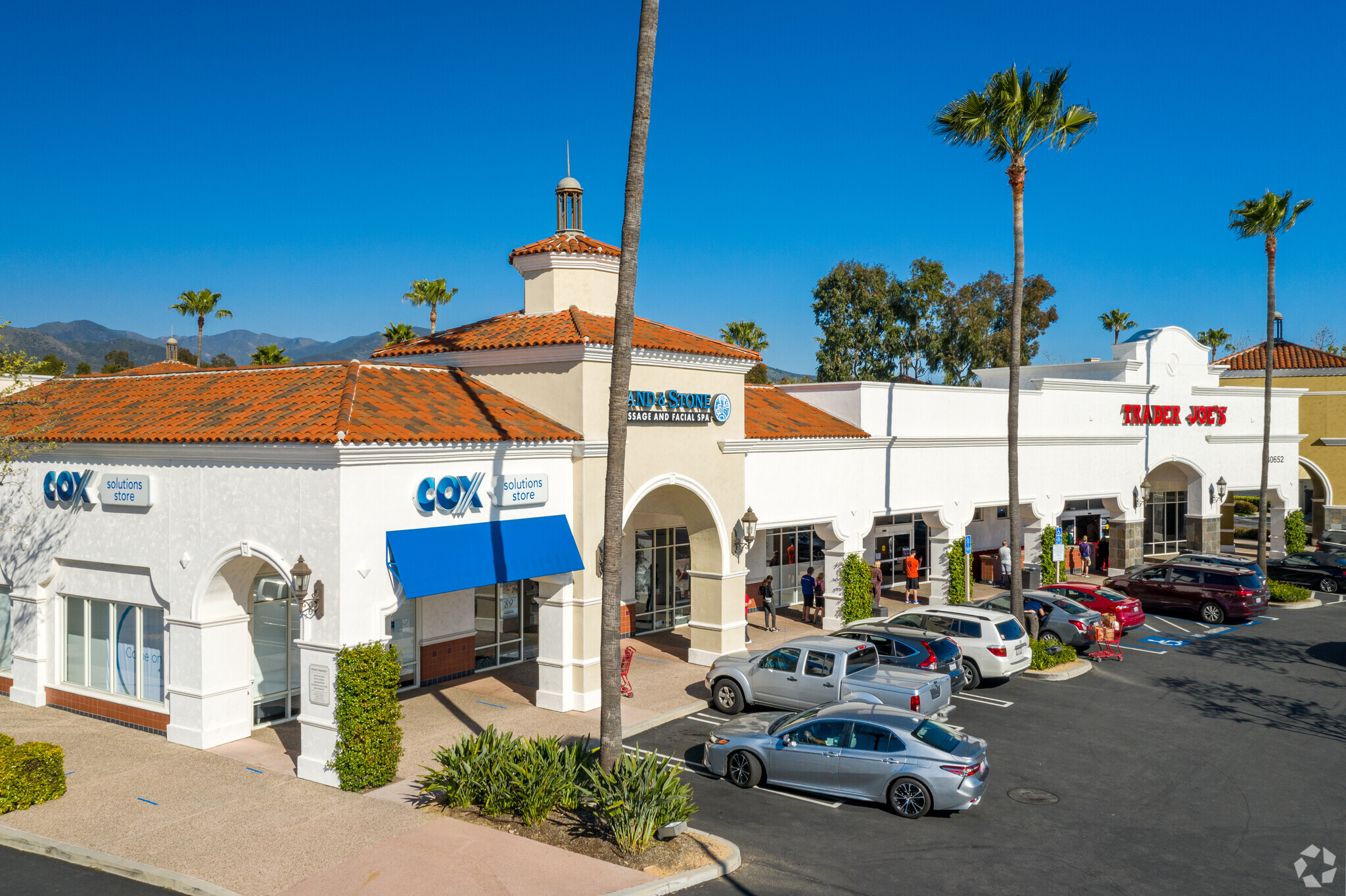 30652 Santa Margarita Pky, Rancho Santa Margarita, CA à vendre Photo principale- Image 1 de 1