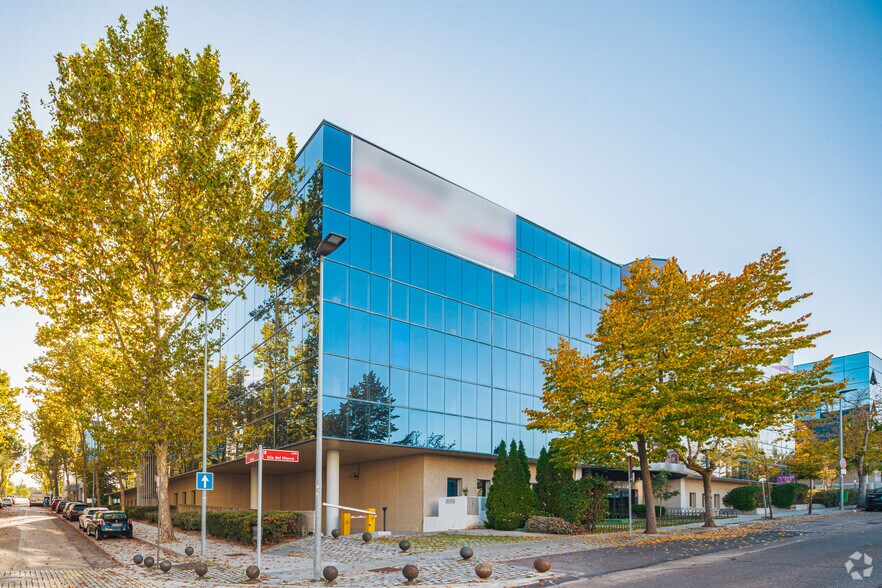 Bureau dans San Sebastián de los Reyes, Madrid à louer - Photo du bâtiment - Image 1 de 8