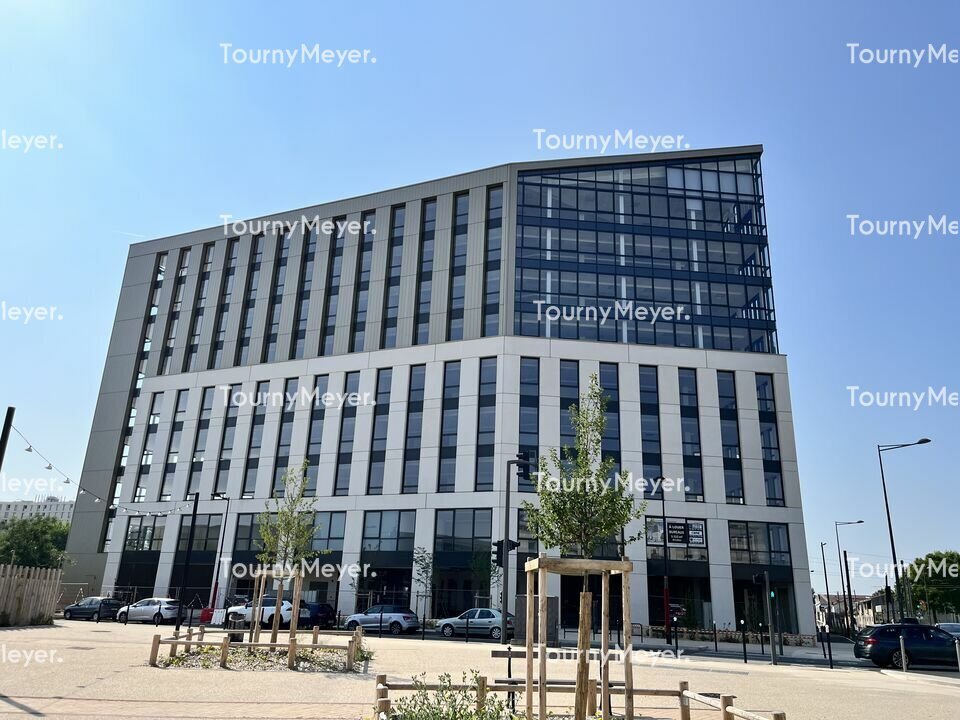 Office in Bordeaux for lease Building Photo- Image 1 of 13