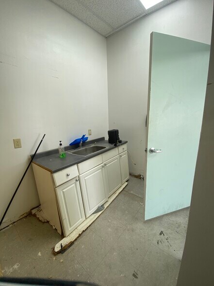 2745-2765 Washington Blvd, Beaumont, TX à louer - Photo du bâtiment - Image 3 de 25