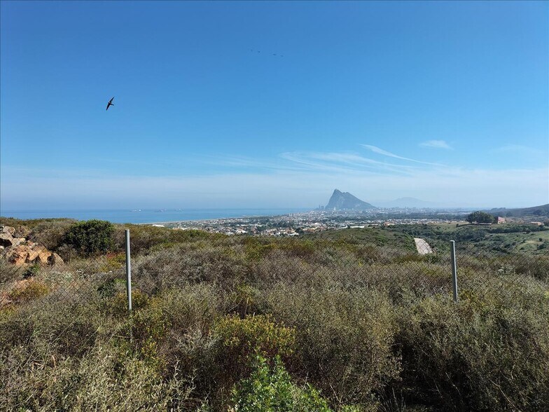 Terrain dans La Línea de la Concepción, Cádiz à louer - Photo du bâtiment - Image 3 de 9