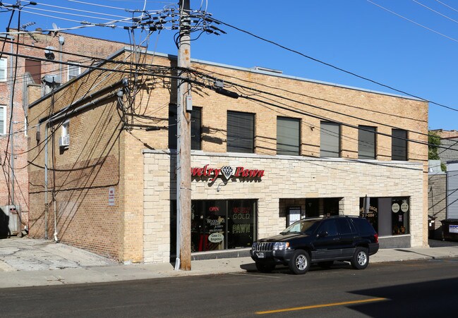 Plus de détails pour 119-121 Calhoun St, Woodstock, IL - Commerce de détail à louer