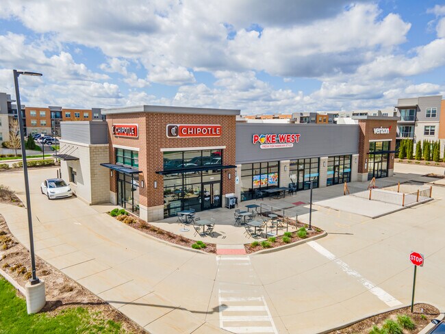 Plus de détails pour 2500-2510 N Randall Rd, Elgin, IL - Commerce de détail à vendre