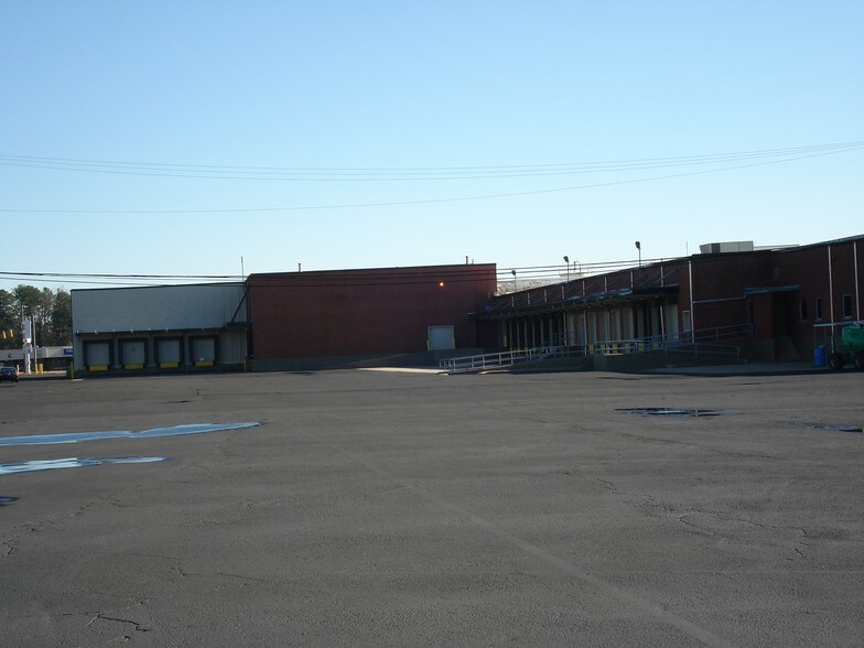 2819 Wade Hampton Blvd, Taylors, SC à louer - Photo du bâtiment - Image 2 de 4