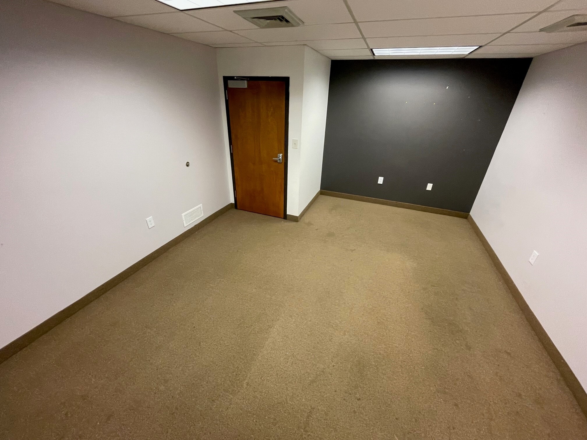 675 E 16th St, Holland, MI for lease Building Photo- Image 1 of 4