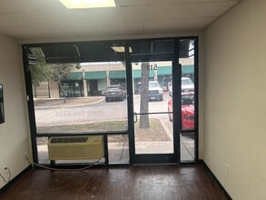 8034 Culebra Rd, San Antonio, TX for lease Interior Photo- Image 2 of 3