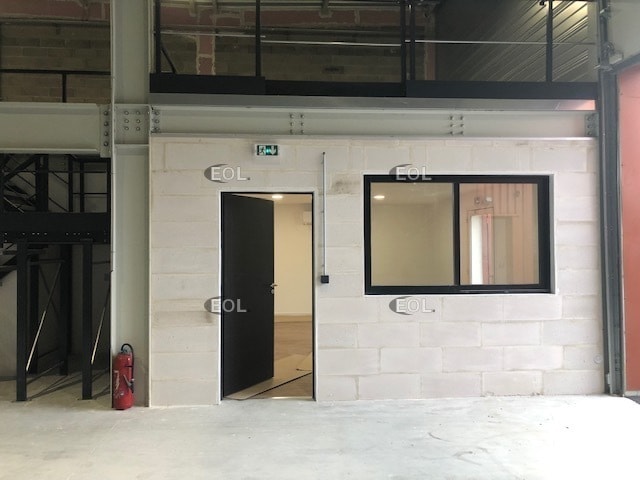 Flex in Lambesc for lease - Interior Photo - Image 3 of 3