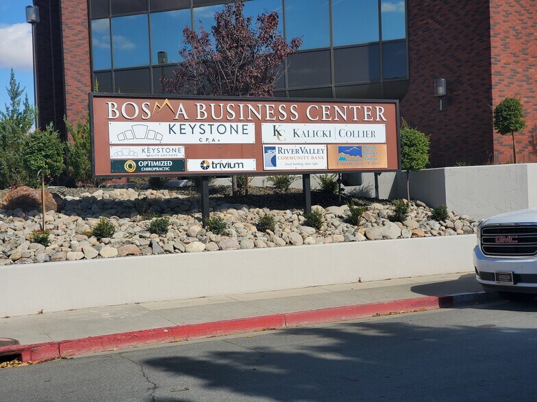 401 Ryland St, Reno, NV à louer - Photo du bâtiment - Image 2 de 15