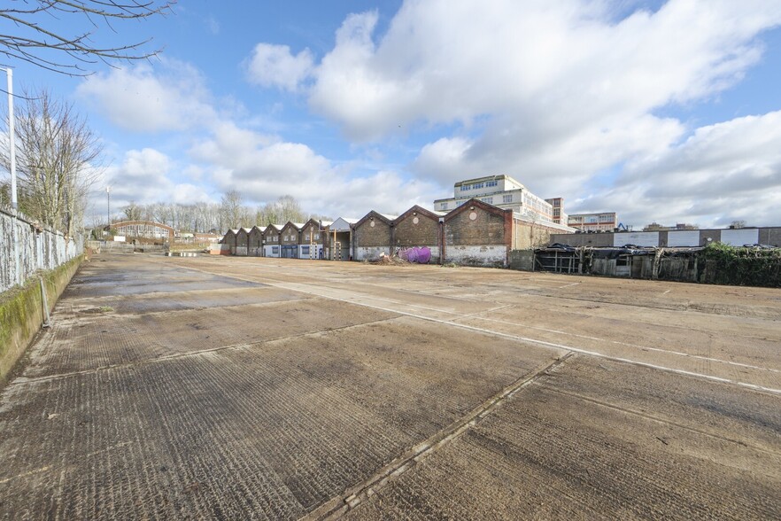Buckland Hl, Maidstone for lease - Building Photo - Image 2 of 9