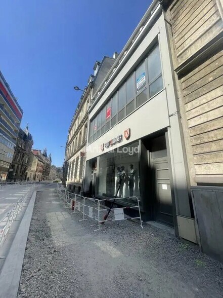 Retail in Reims for lease - Building Photo - Image 2 of 6