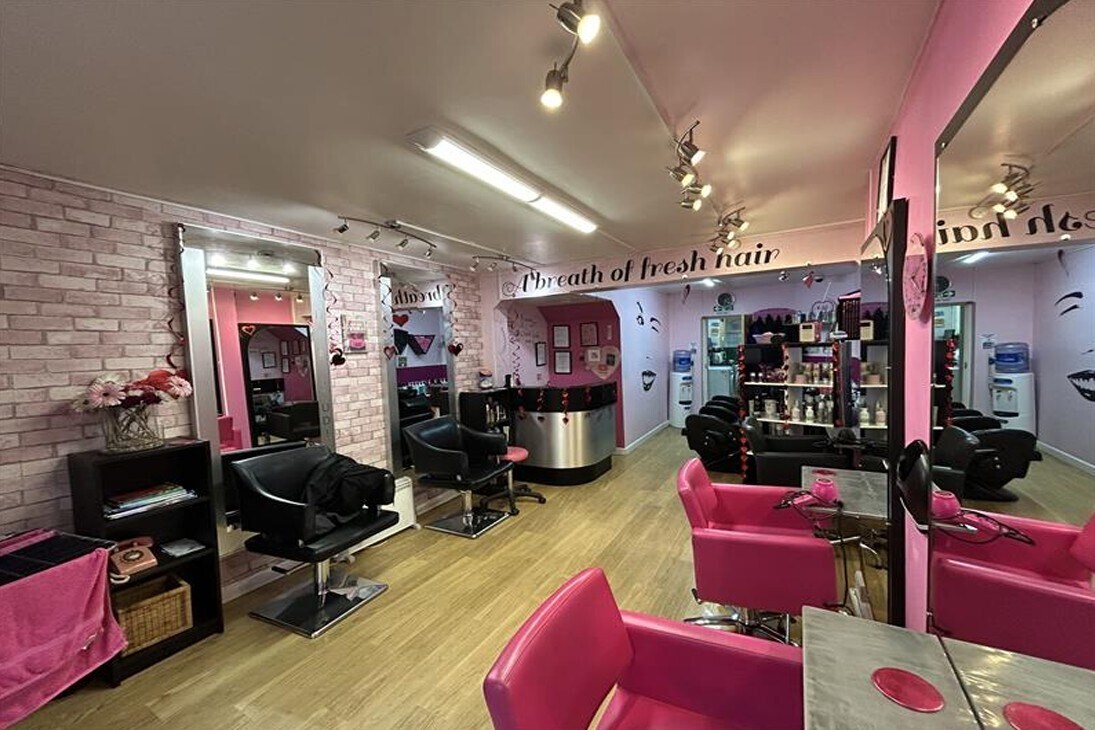 37 Fore St, Ivybridge for lease Interior Photo- Image 1 of 5