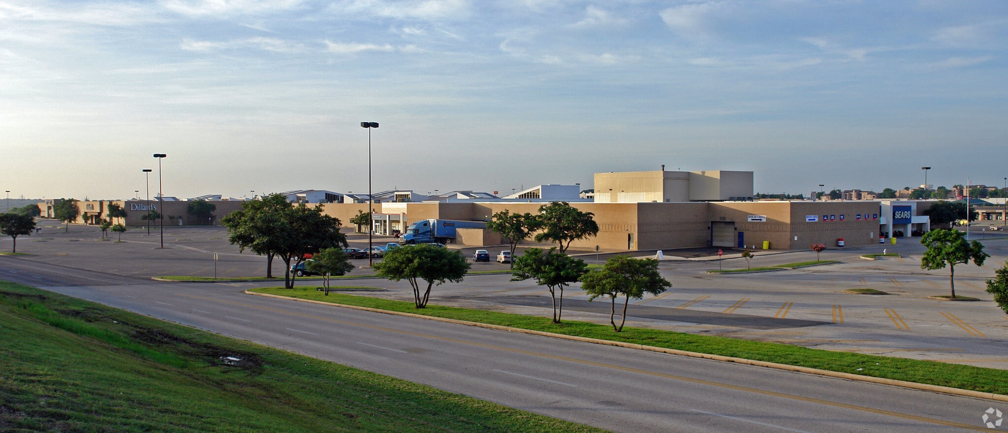 2100 S WS Young Dr, Killeen, TX for lease Primary Photo- Image 1 of 25