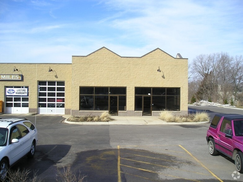 1222 S Route 12, Fox Lake, IL for lease - Building Photo - Image 2 of 16
