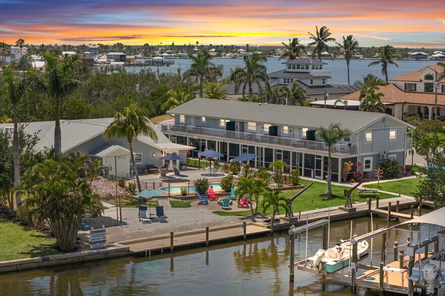 12230 Shoreview Dr, Cape Coral, FL for sale - Primary Photo - Image 1 of 90